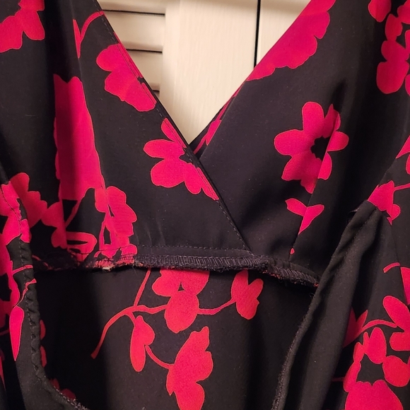 Black and red floral high-low dress, backless, size 9/10 - Picture 2 of 2